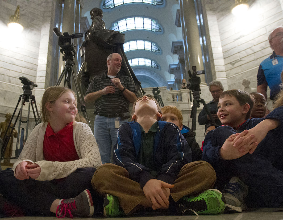 Students from the Ashland Independent School District admire the Capitol rotunda before the ceremony. (Photo by Sam Oldenburg)